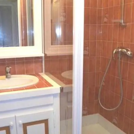 Apartment Climatise 2 Pieces Proche Plage, Parking, Animaux Acceptes - *