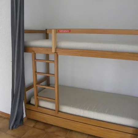 Climatise 2 Pieces Proche Plage, Parking, Animaux Acceptes - *