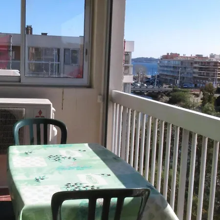 Apartment Climatise 2 Pieces Proche Plage, Parking, Animaux Acceptes - *